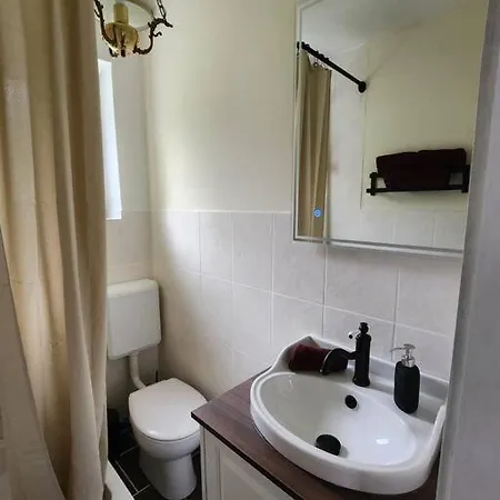 Apartment Charmante In Schoener Lage Lubz