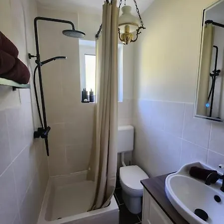 Apartment Charmante In Schoener Lage *